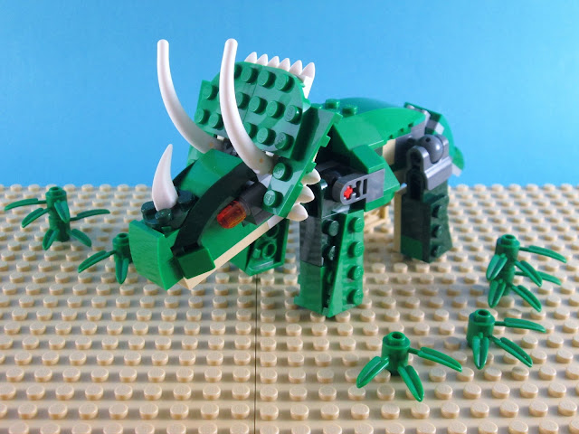 Set LEGO Creator 3in1 31058 Mighty Dinosaurs modelo 2 Triceratops