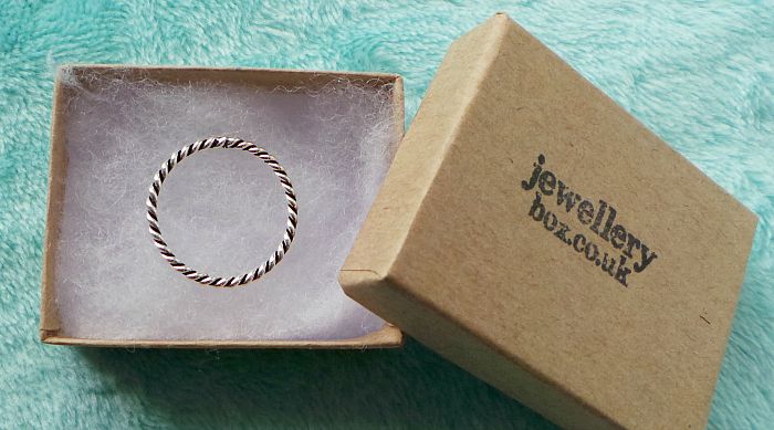 Jewellerybox twisted rop stacking ring