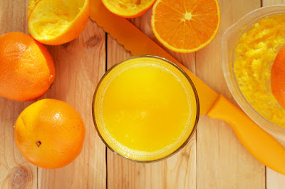  10 أغذية تخلصك من القلق وتعالج التوتر  Orange-juice