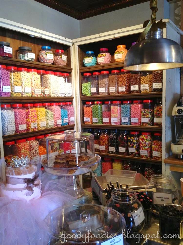 GoodyFoodies Aunty Betty's + Stonehaven Beach, Scotland