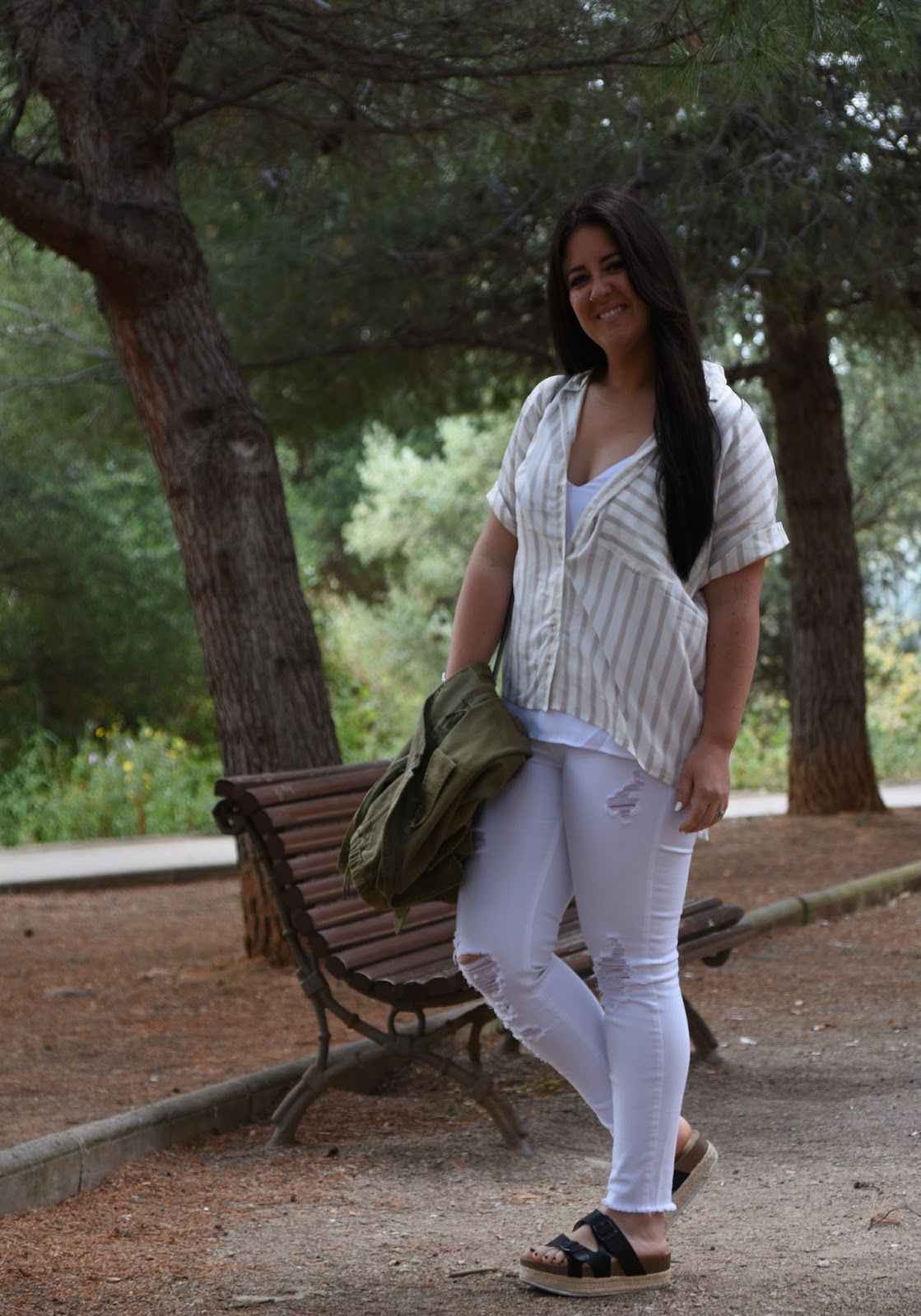 bubbles and windmills White Ripped Jeans