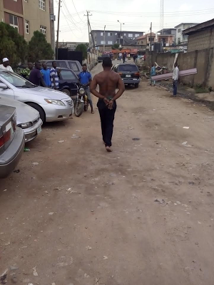 Young man caught in ojota for stealing car