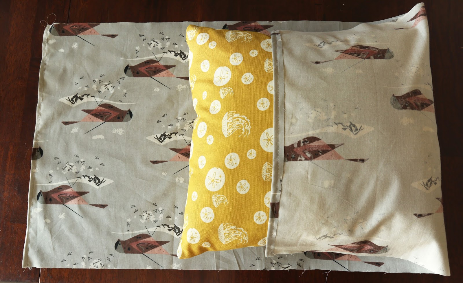 Simple and Easy Pillow Cover Tutorial!