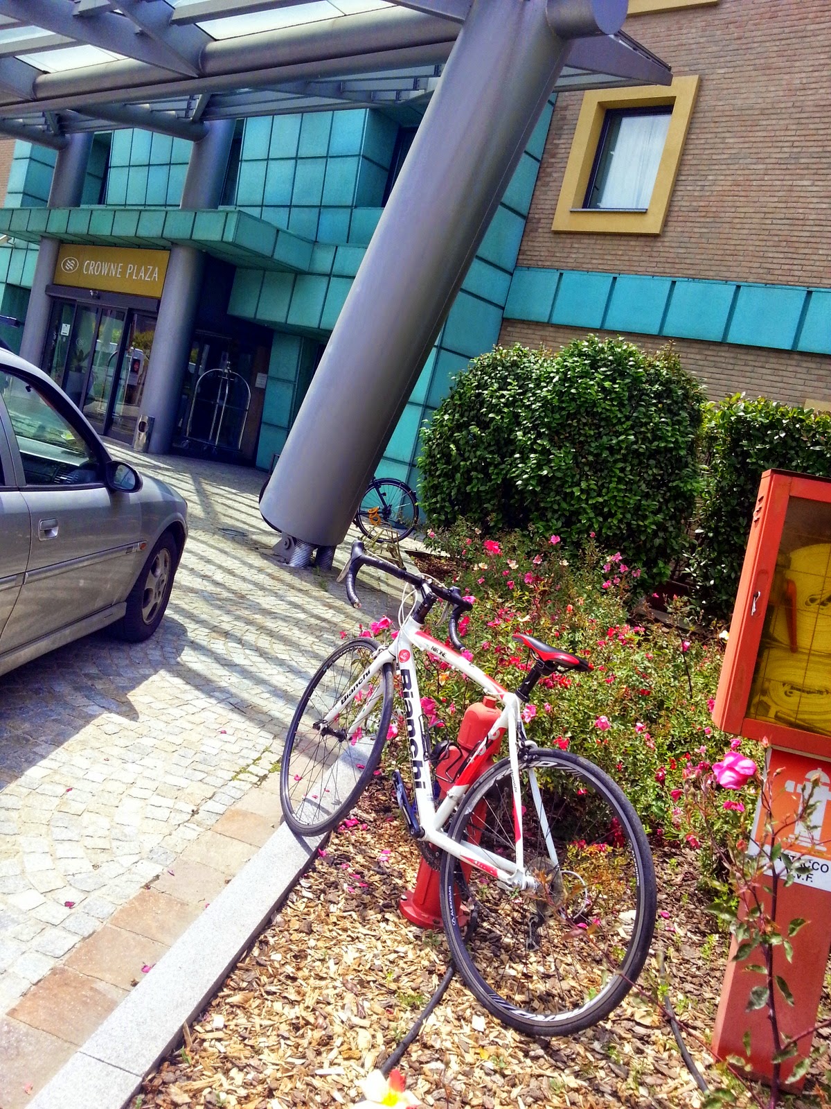 road bike rental shop in milan