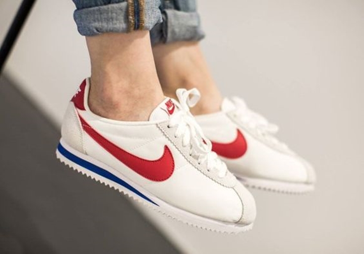 nike cortez puestas