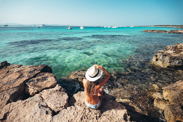 50 Best Travel Tips That Will Change Your Traveling experience: Planning a trip around the world? Looking for travel advice website? Here are 50 best travel tips from experts. 50 Best Travel Tips That Will Change Your Traveling experience