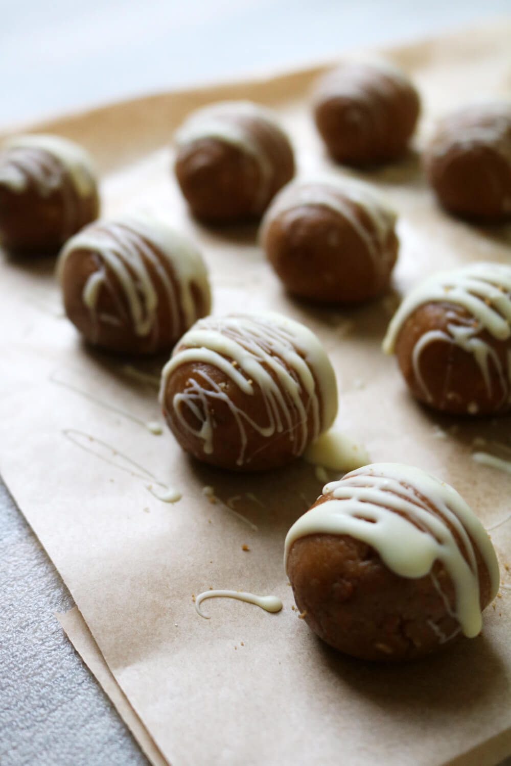 3 Ingredient Cookie Butter Truffles | Hungry Little Bear