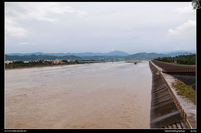2013-07-13 蘇利颱風侵襲南投 水淹好高，但已經開始退了呢！                                                                   