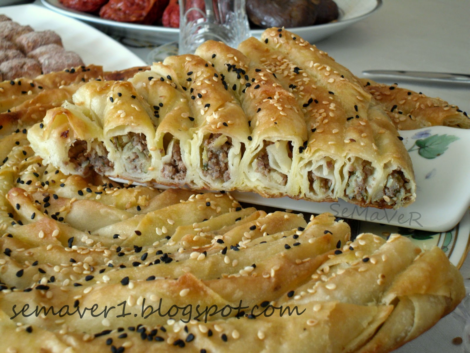 SeMaVeR Patatesli, kıymalı sarma börek