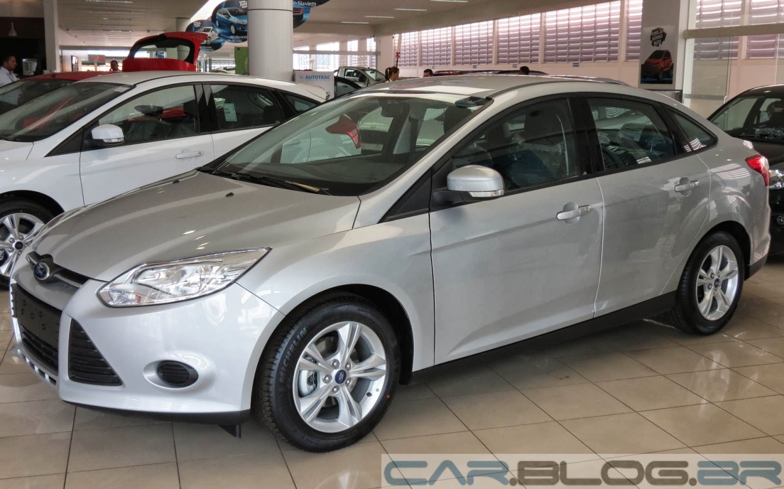 JORNAL R 7ª Novo Focus Sedan nova tabela traz preços mais elevados.
