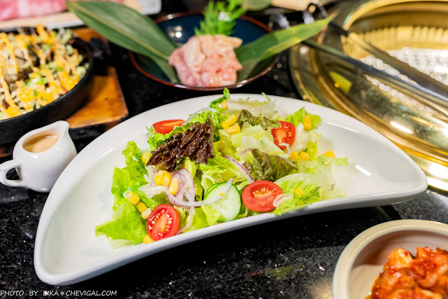 塩選輕塩風燒肉，鼎王旗下燒肉品牌，用餐環境內斂低調有質感，多類特色鹽類任你搭