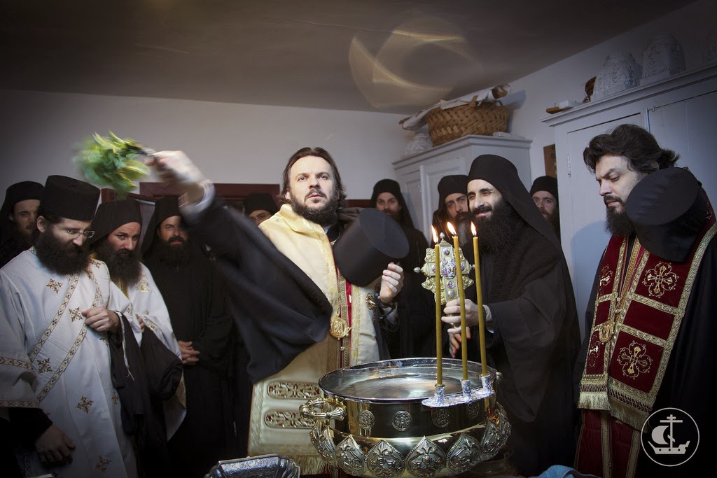  Δύο Ρώσοι επίσκοποι στο Άγιον Όρος  http://leipsanothiki.blogspot.be/