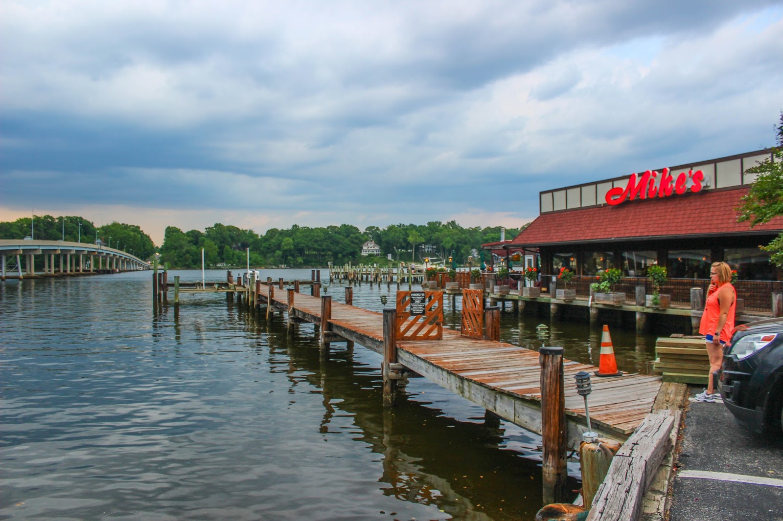 Cannundrums Mike's Crab House Riva, MD