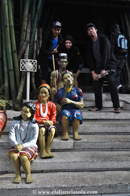 Statue at Barrio's Fiesta