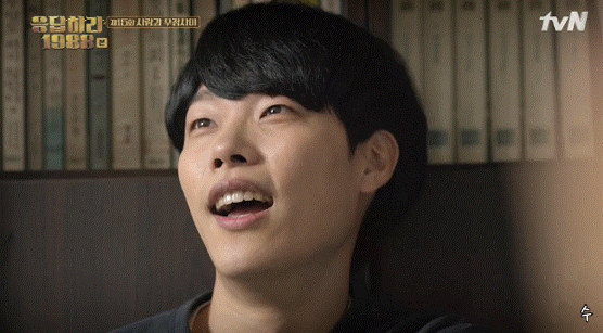 [응답하라1988] 정환이 눈빛 알아챈 택이.gif | 인스티즈