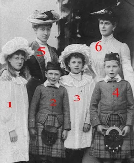 La princesse de Galles, la duchesse de Fife et leurs enfants