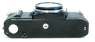 Canon AV-1, Bottom