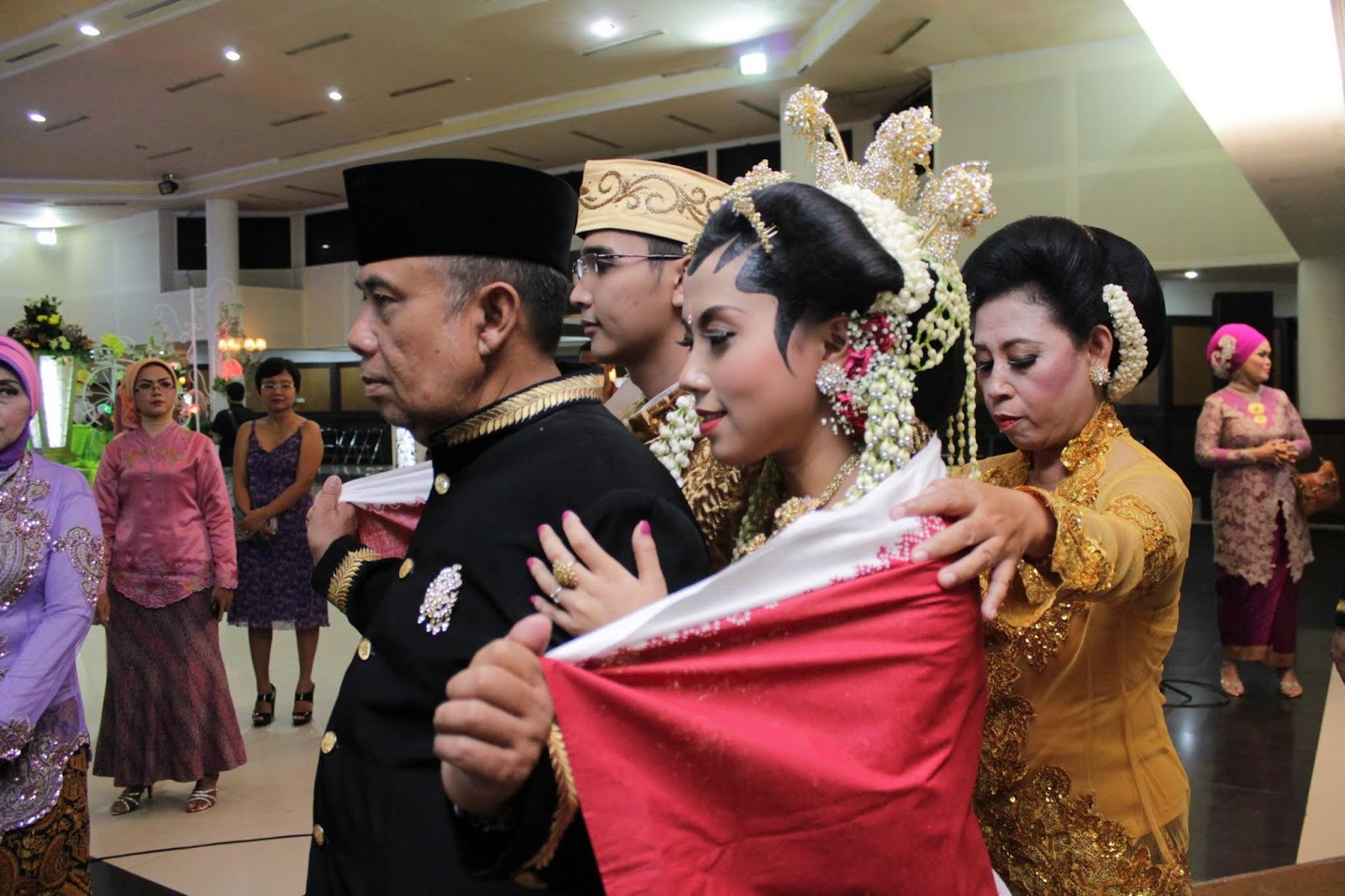 Makna Dibalik Urutan Prosesi Pangih Manten Ragam Adat Jawa