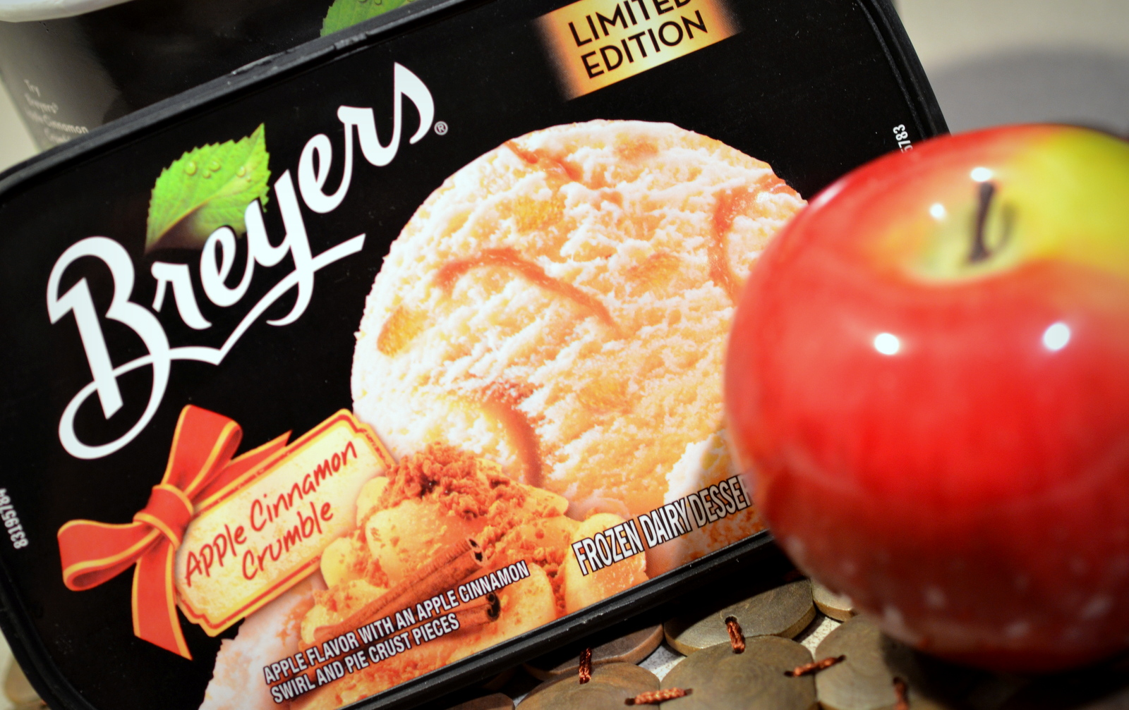 food and ice cream recipes REVIEW Breyer's Apple Cinnamon Crumble (Limited Edition)