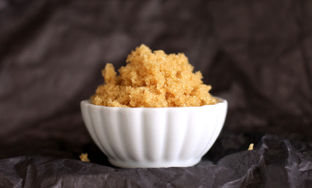 Love brown sugar but don't want all the calories, carbs, and sugar? Make this Healthy Homemade Brown Sugar recipe! It's refined sugar free and low calorie! Desserts With Benefits Blog