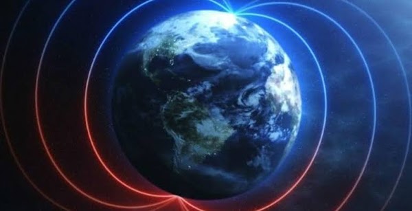 El polo norte magnético se está desplazando hacia Rusia a gran velocidad. El polo norte magnético se está desplazando hacia Rusia a gran velocidad.