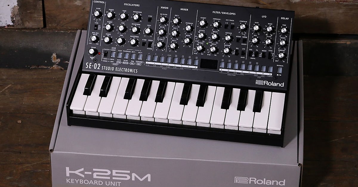 MATRIXSYNTH Roland SE02 w/ K25m Mini Keyboard & Original Box