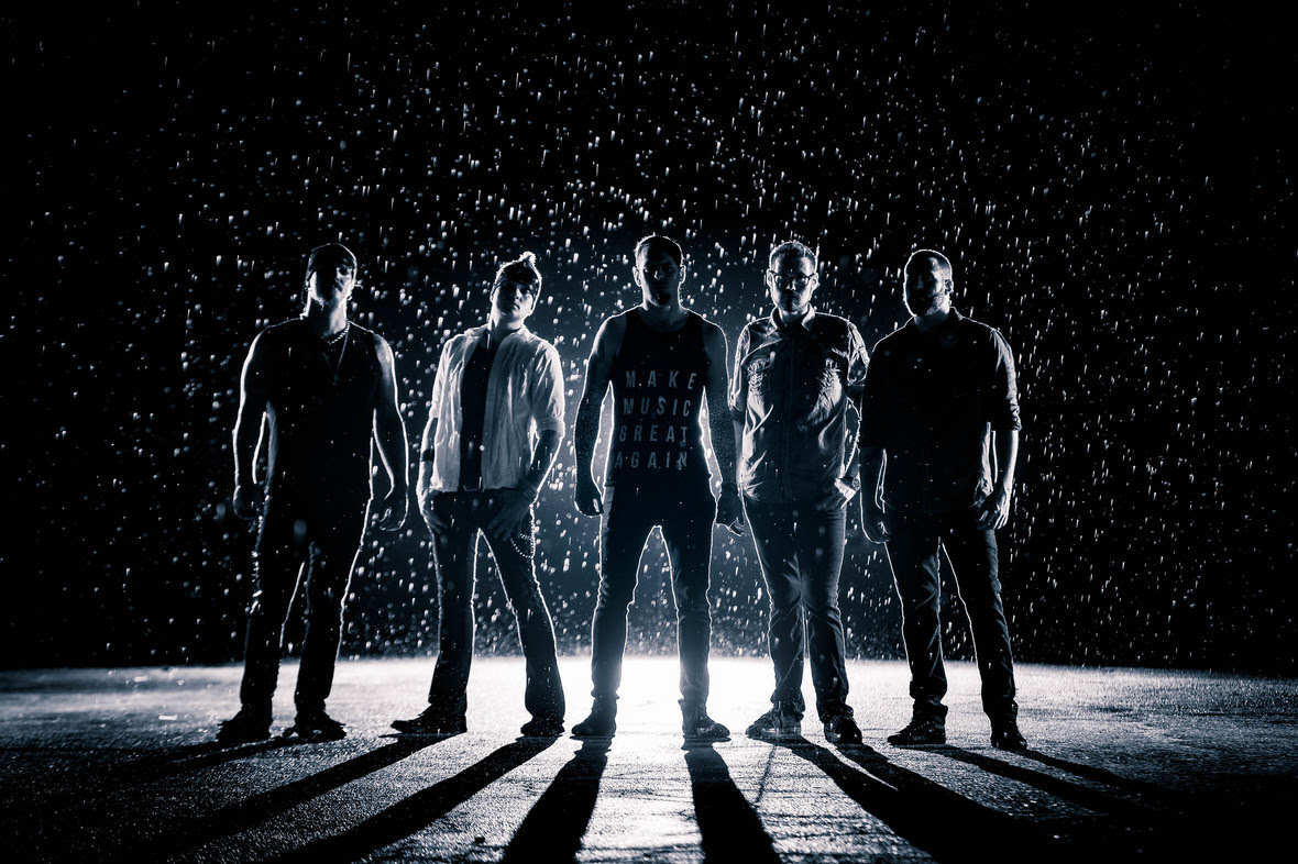 Разрушенная стена. The wreckage breaking through. Мозгодвиг. Человек ломает стену. Dion time.