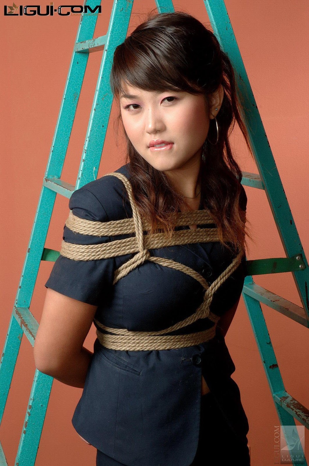 捆 绑 cos. 紧 缚 笔 记. 