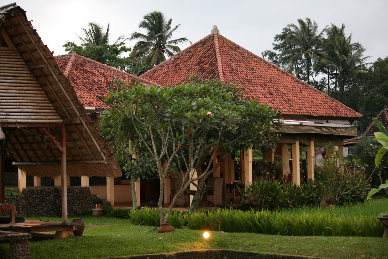 Desa Sawah Restoran And Villa