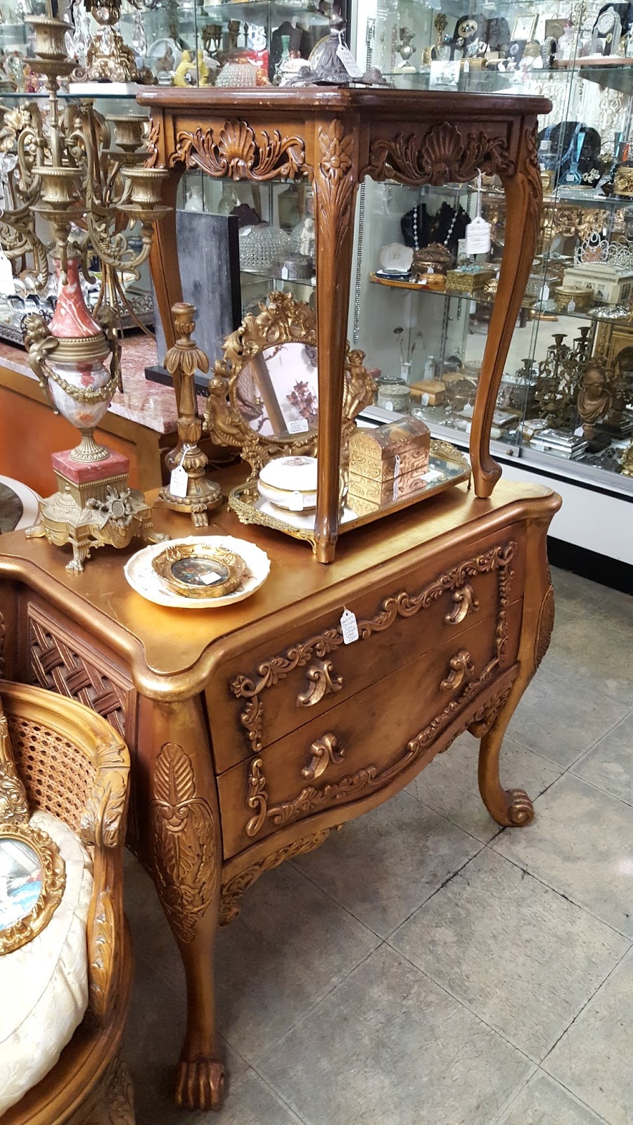Jennelise Antiques San Diego