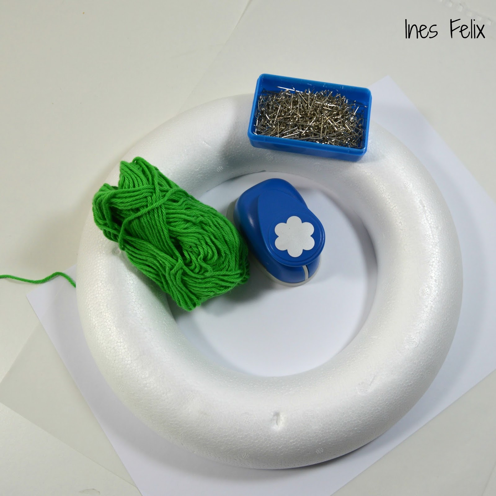 Ines Felix - Kreatives zum Nachmachen: Frühlingskranz für die Eingangstür