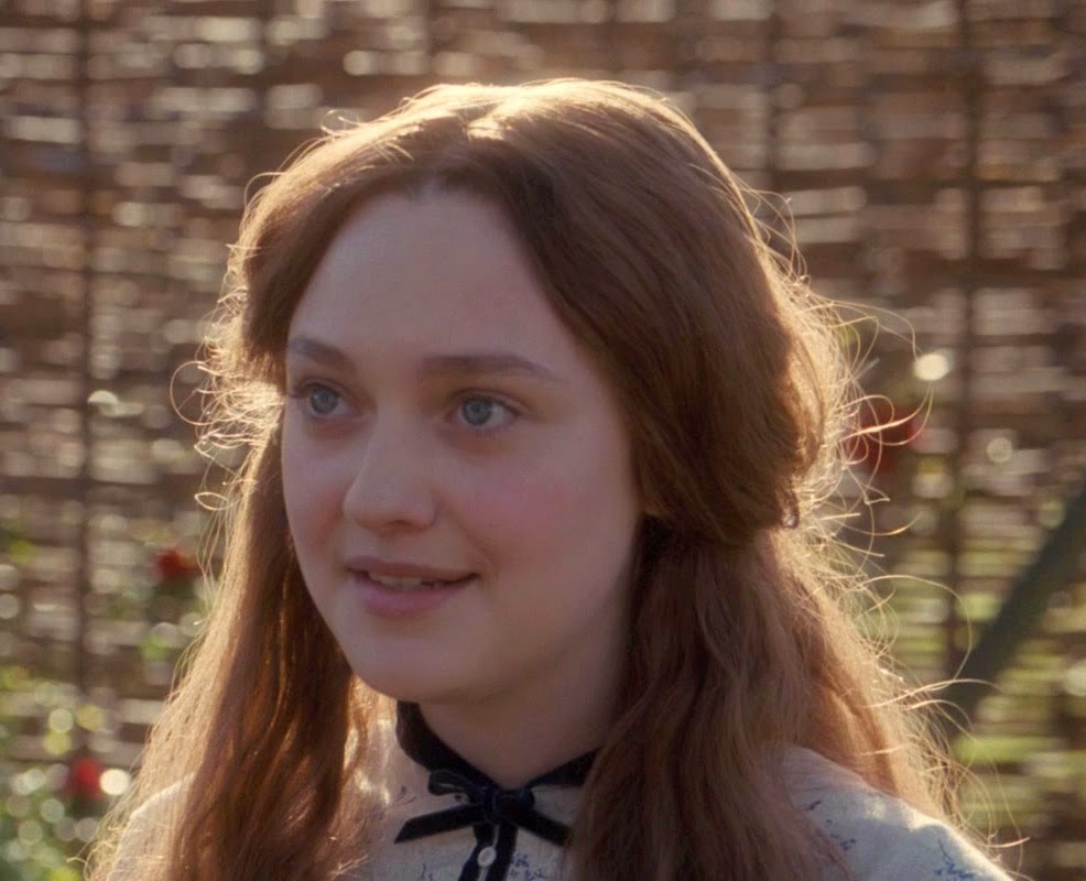 Effie Gray MOSTBEAUTIFULGIRLSCAPS