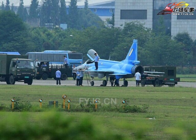Pictures_of_Myanmar_s_first_JF_17_Thunde