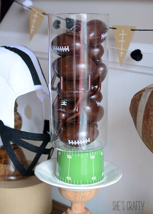 How to throw a Superbowl Party, party decorations, finger foods, football party