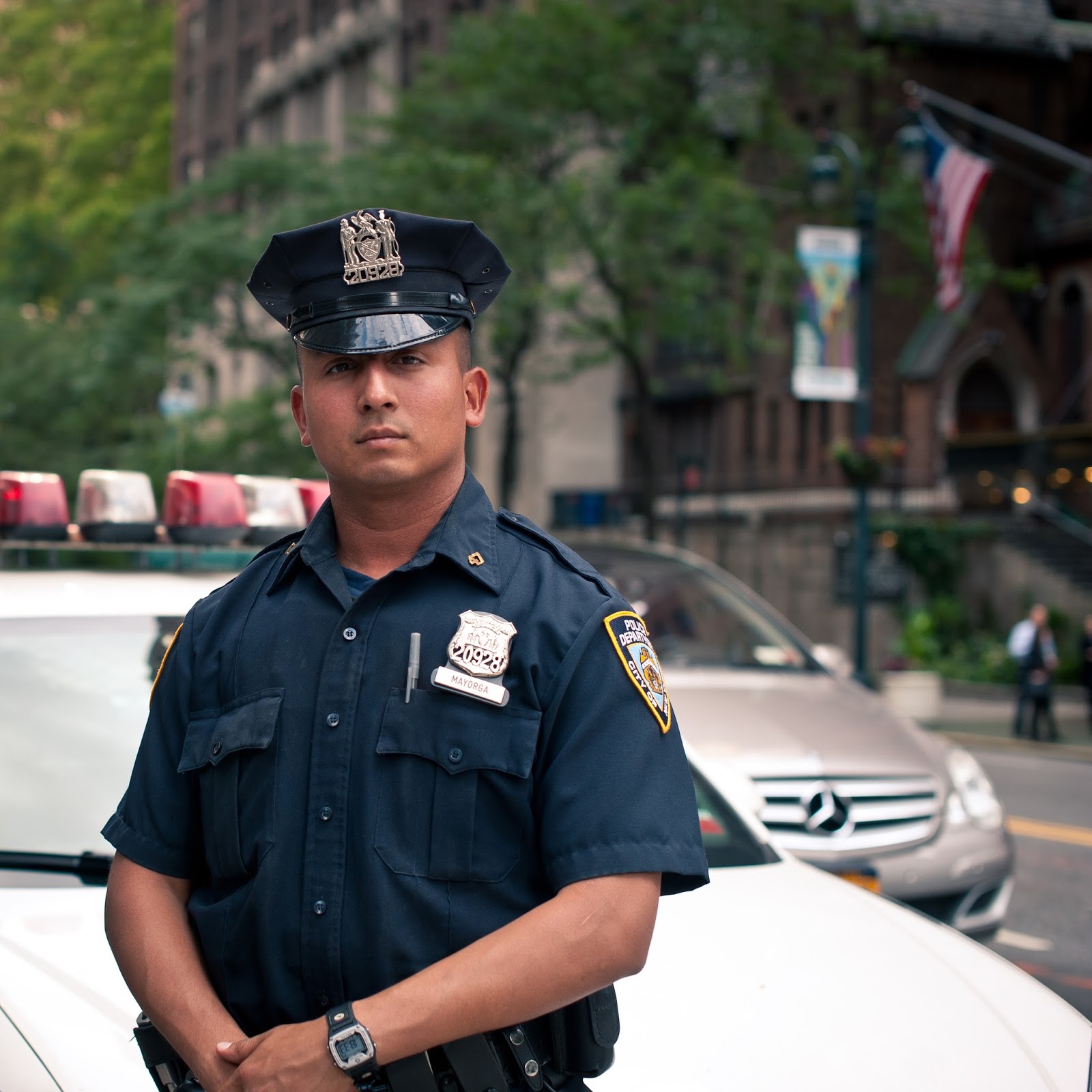 Pleasing the policeman. Полицейские NYPD. Полиция США NYPD. Полицейский Департамент Нью-Йорка 1845. Американская полиция Нью-Йорк.