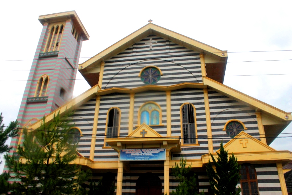 Fotografi Gereja Katolik di Indonesia: Gereja Katolik St. Yosef