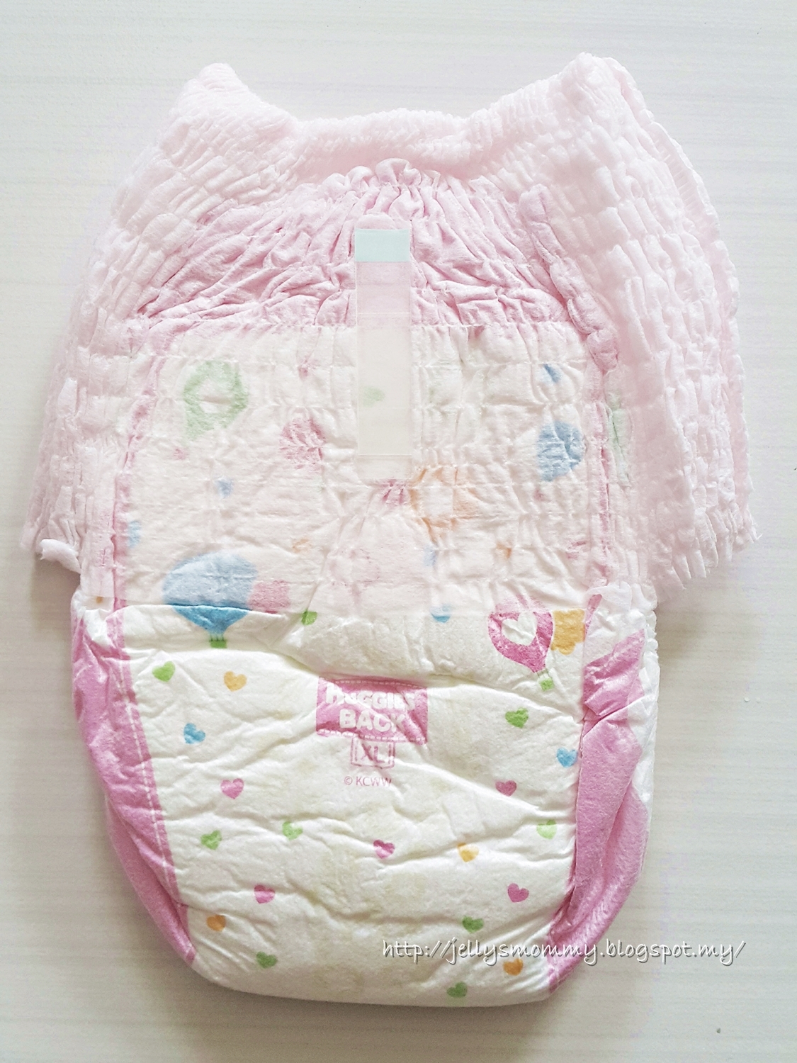 A little bit of Everything Disposable Diaper Review (Huggies GOLD