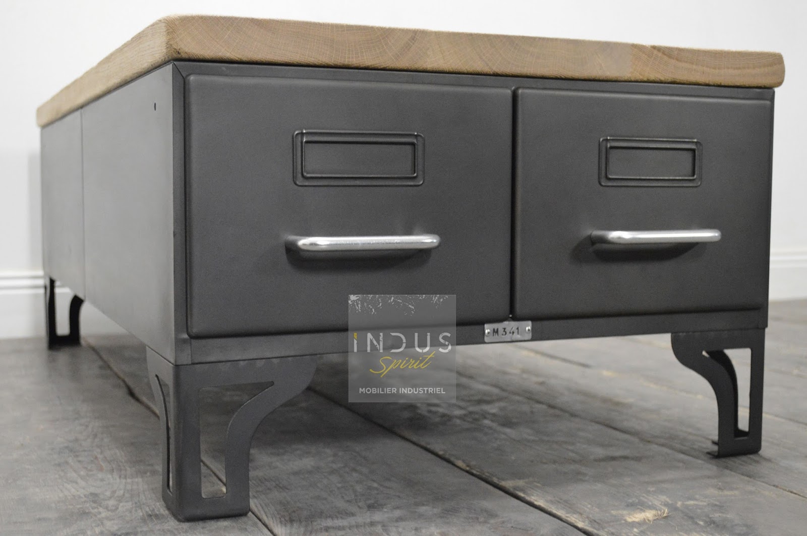 Table basse industrielle avec tiroir