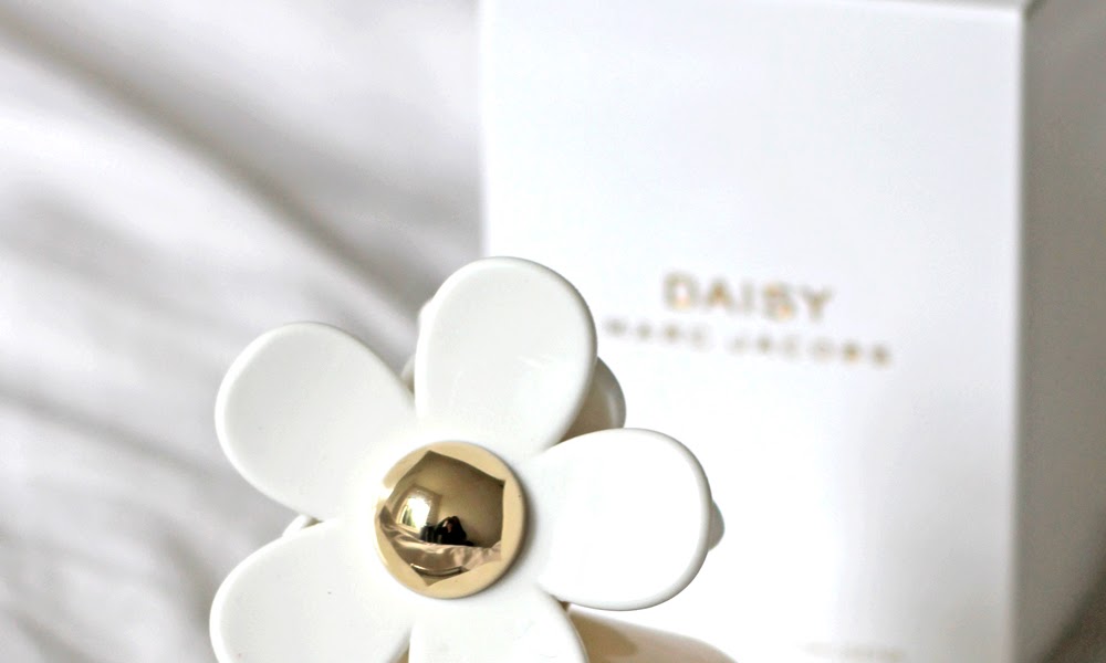 Marc Jacobs Daisy White