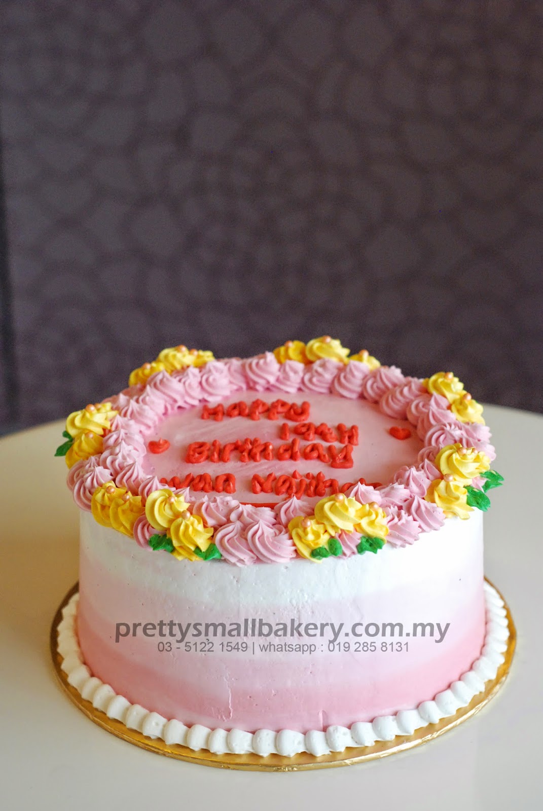 Kek tricolor birthday yang simple - Prettysmallbakery