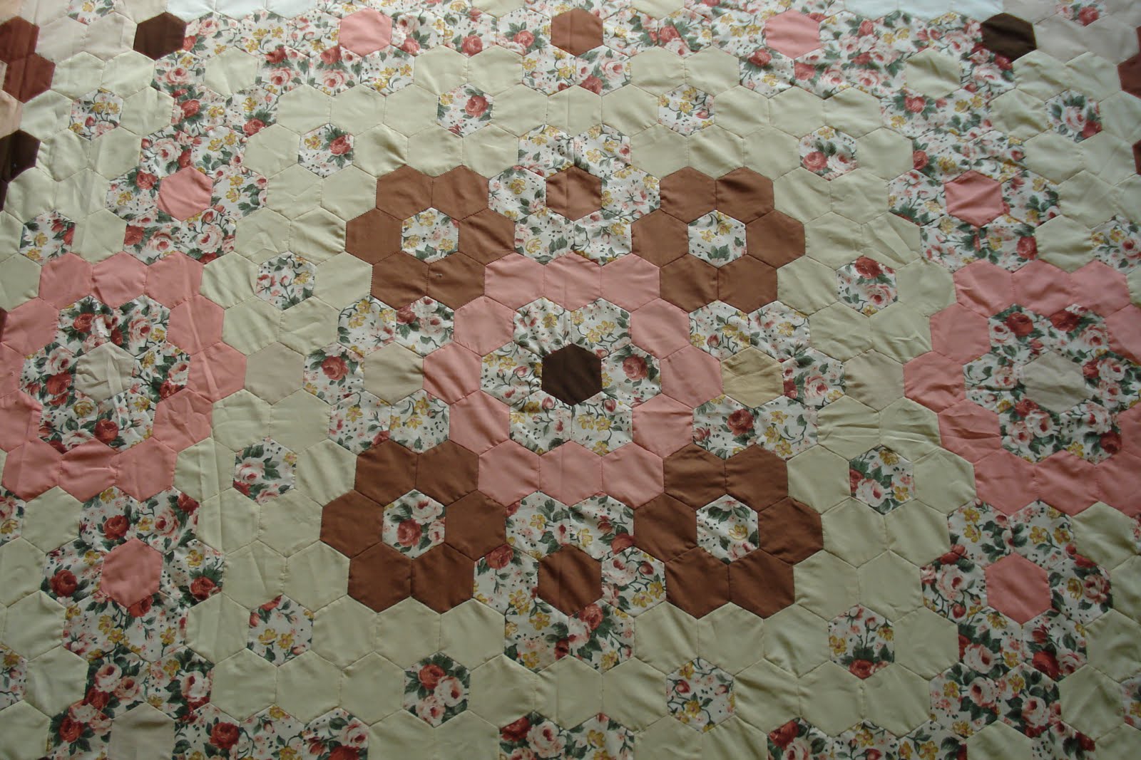 Welsh Quilts Woodbridge Ladies Circle Quilt 1980