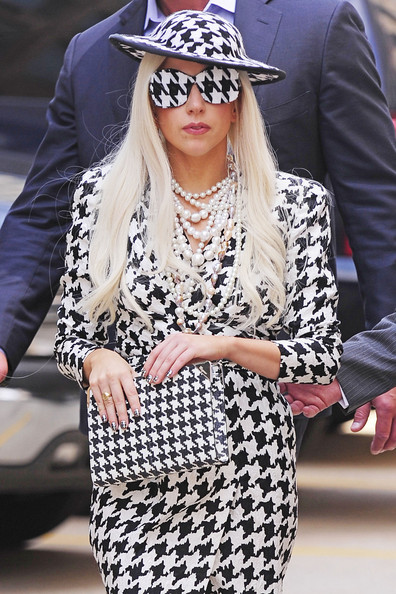 Lady-Gaga-Salvatore-Ferragamo-Fall-2011-