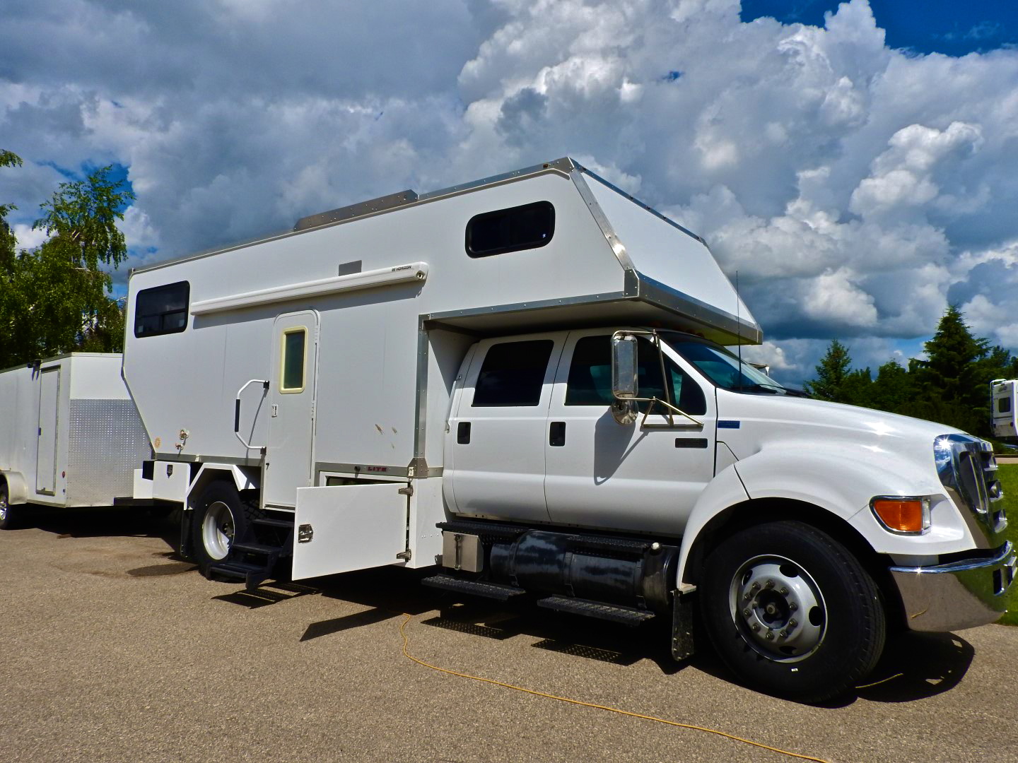 LOAFin AROUND and KANOE TRIPPING Overland Explorer