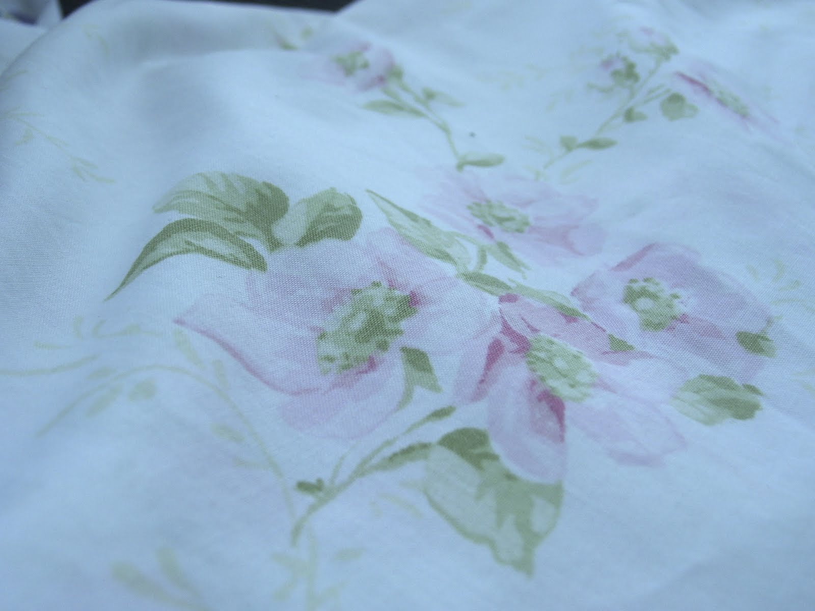 Sweet Bee Cottage Vintage Sheets Galore!