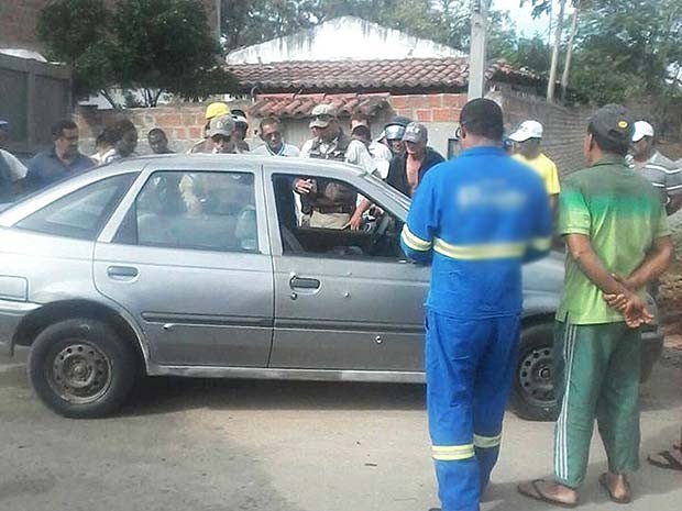 Pastor é morto enquanto esperava filho dentro do carro na cidade de Riachão do Jacuípe (Foto: Bahia na Mídia)