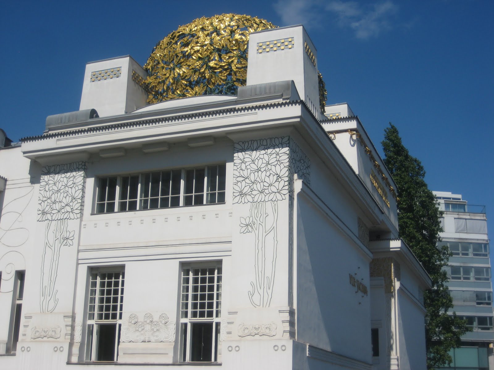 sybaritic: The Vienna Secession Building
