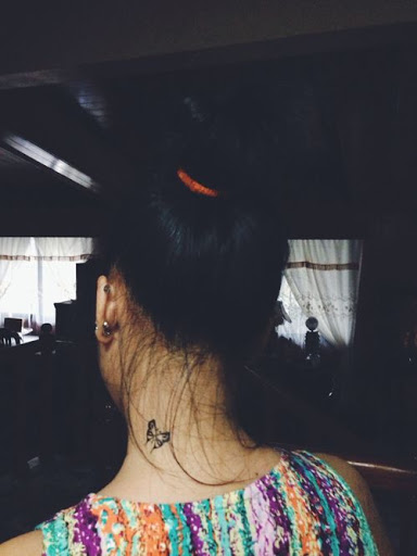 Borboleta No Pescoço Da Tatuagem