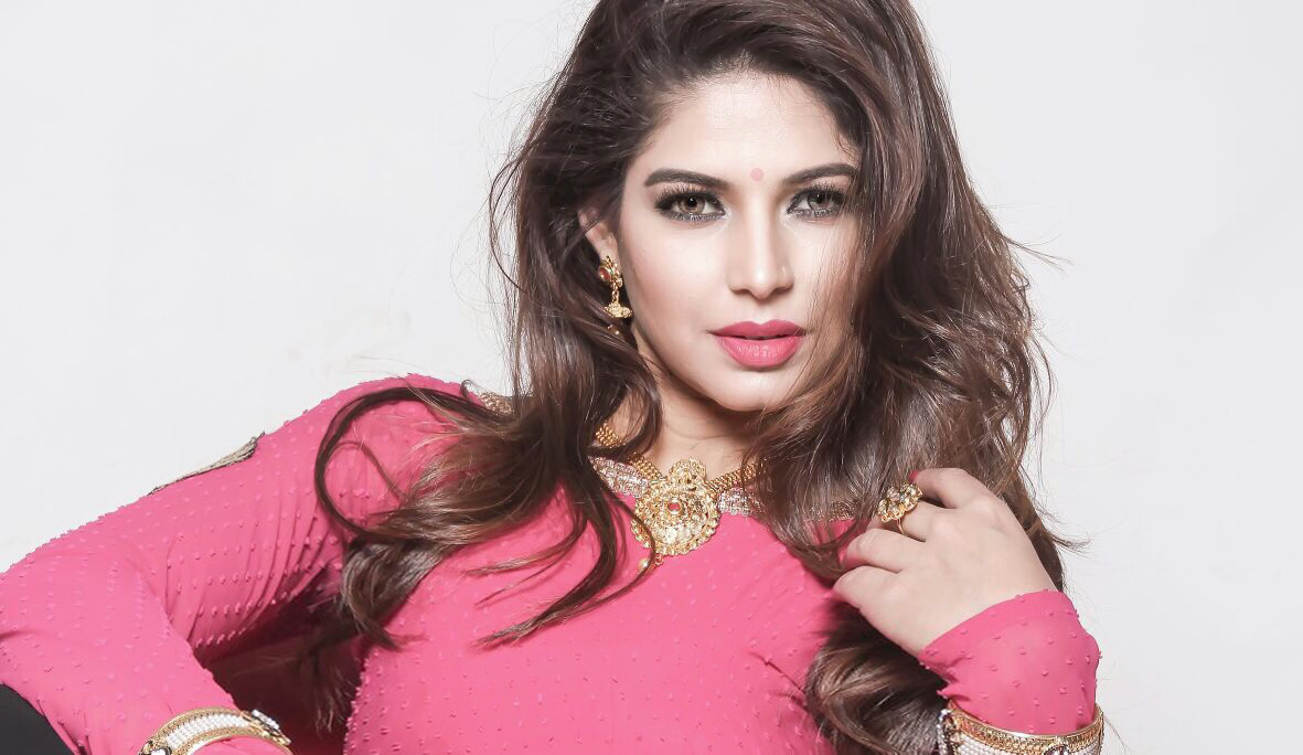 Komal Thacker (Komal Thakkar) Personal Photos