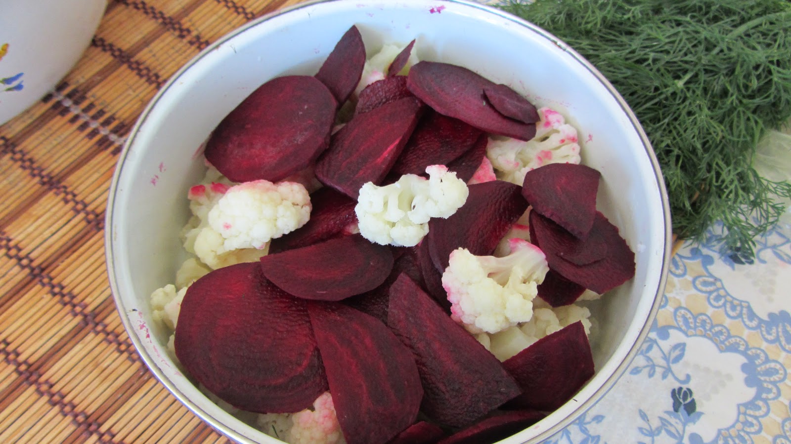 Капуста по-армянски со свеклой