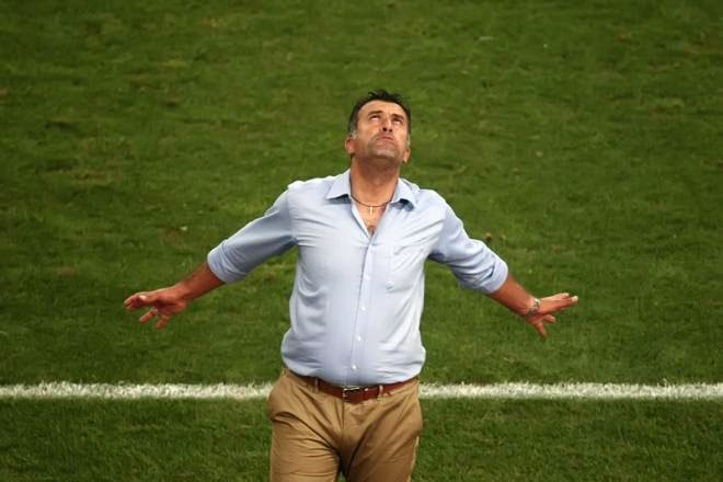 "Είναι ντροπή μας"